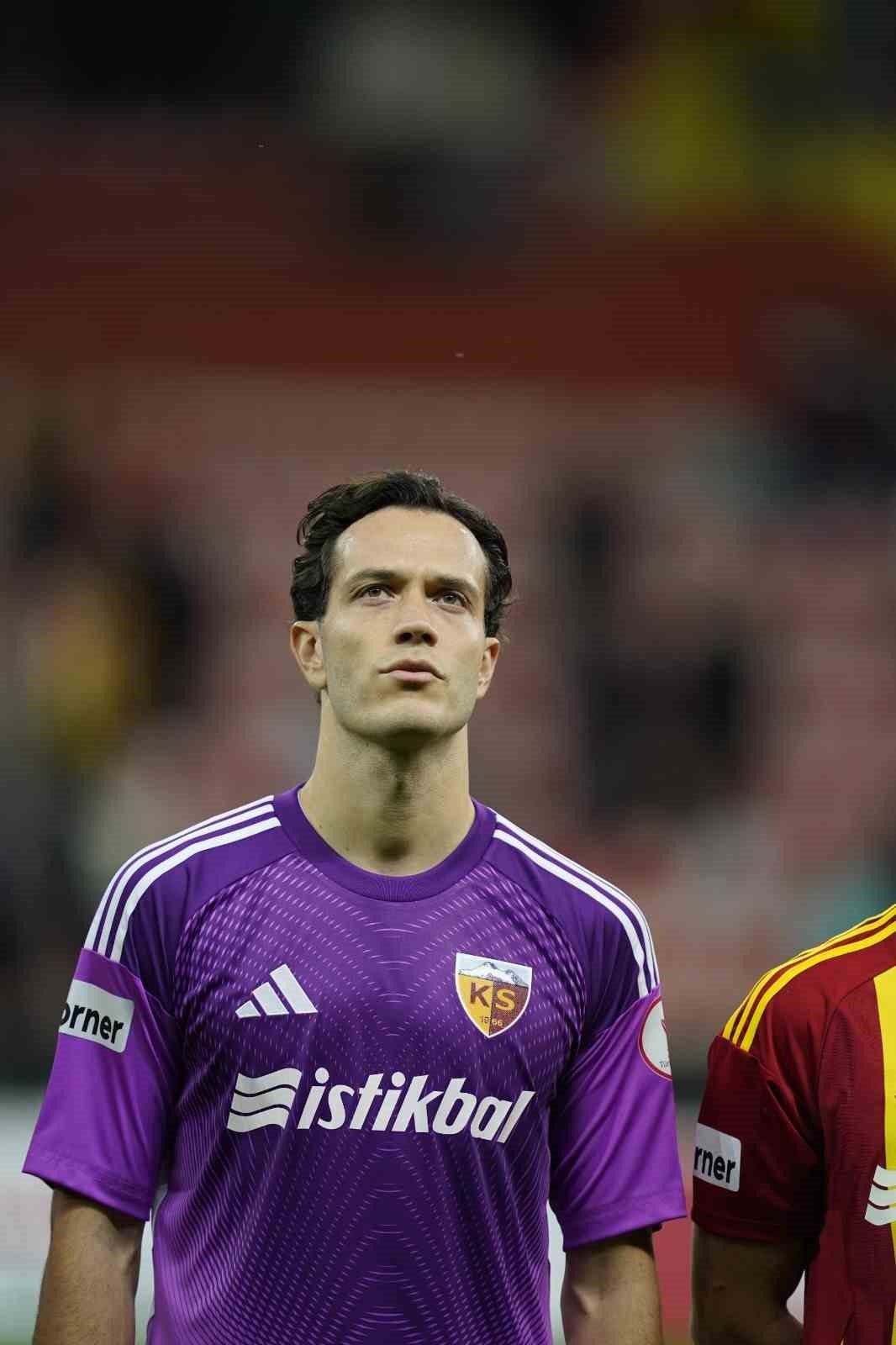 Onurcan Piri, Kayserispor’a veda etti