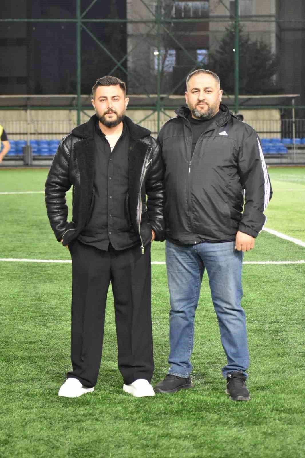 Ovalıbağ FK Major 1. Lig'de Şampiyonluğa Koşuyor - Foto 4