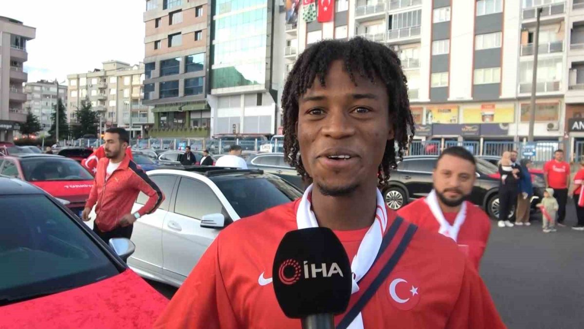 (Özel) Bursa’da A Milli Takım coşkusu sokaklara taştı, 250 araçlık konvoy kenti turladı - Foto 6