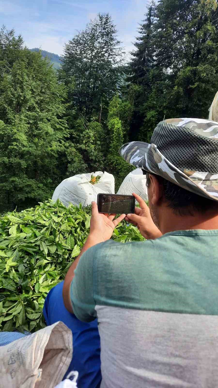 Rize’de çay bahçesinde milli maç heyecanı - Foto 4