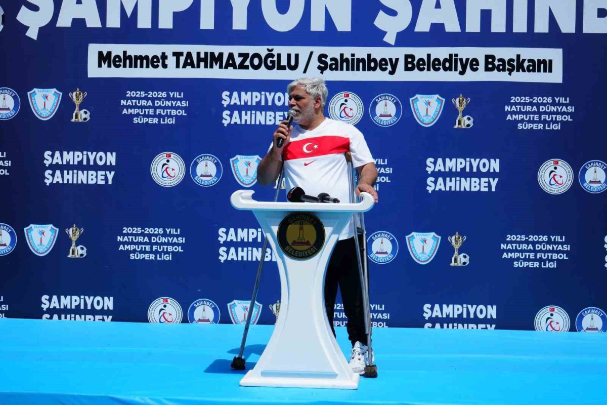 Şahinbey Ampute Futbol Takımı şampiyonluk kupasını kaldırdı - Foto 4