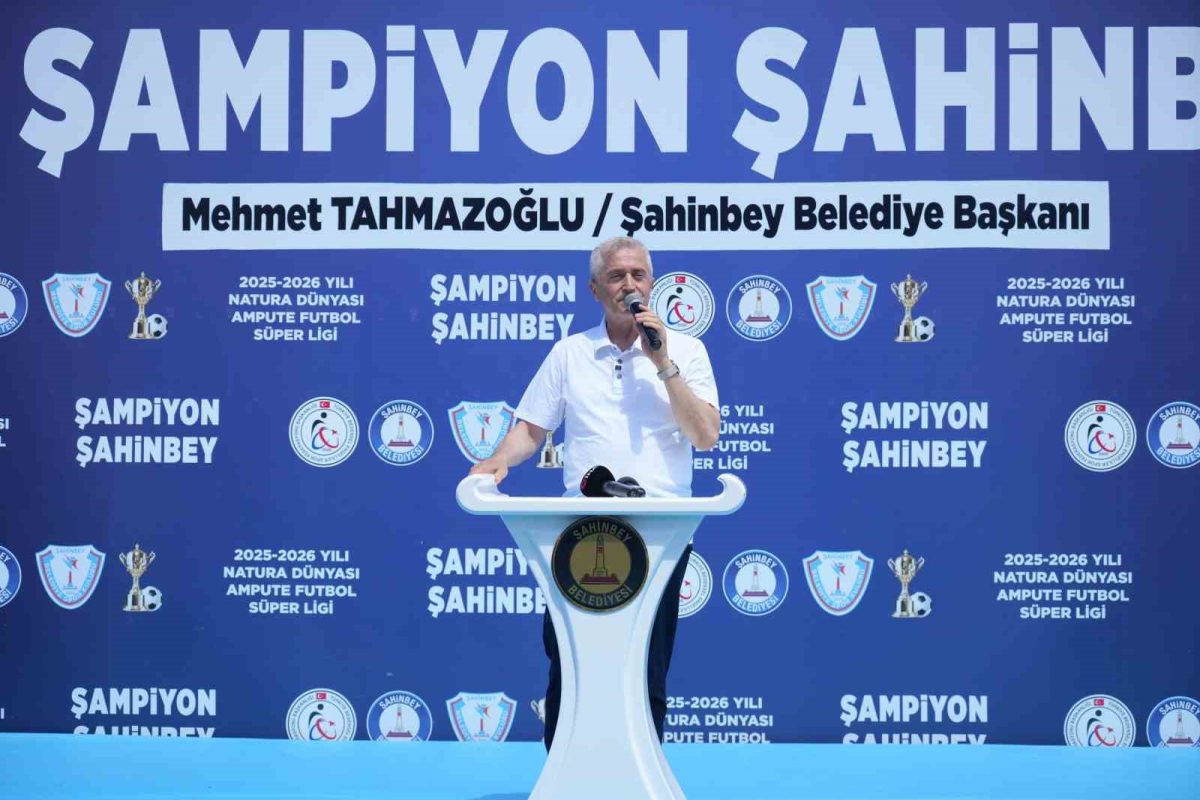 Şahinbey Ampute Futbol Takımı şampiyonluk kupasını kaldırdı - Foto 5