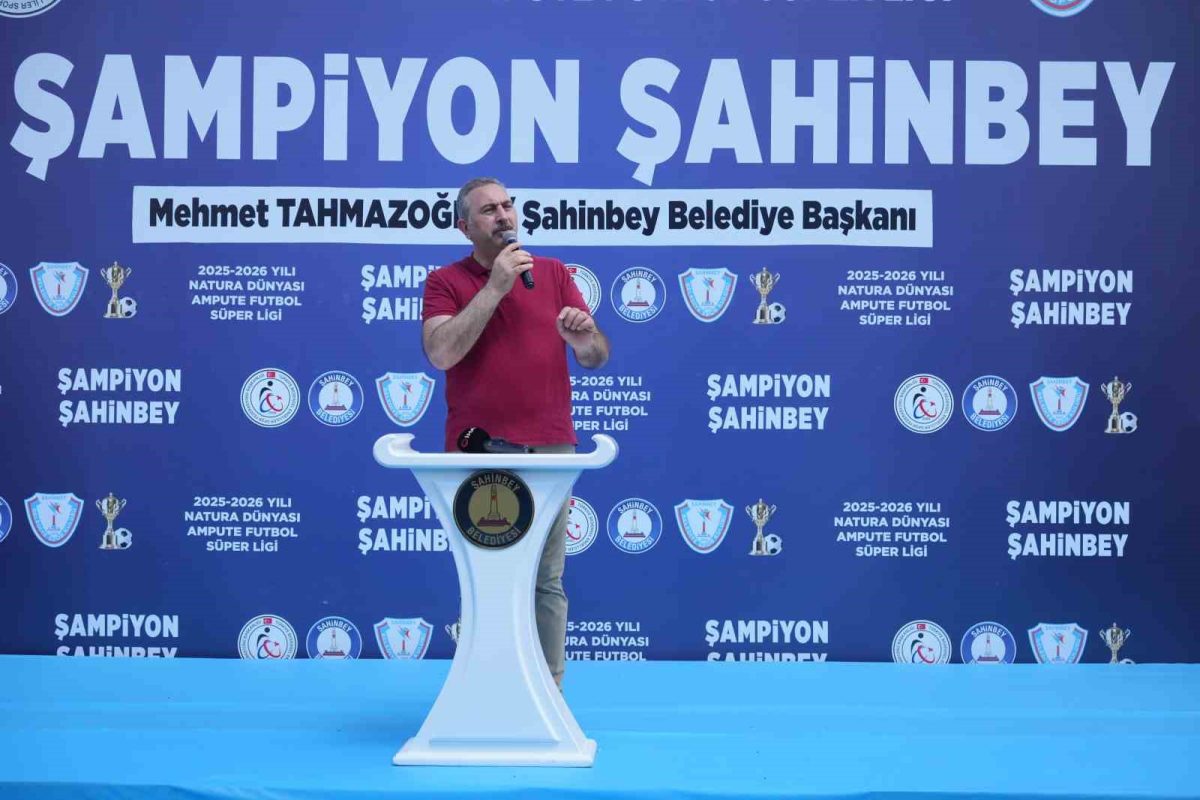 Şahinbey Ampute Futbol Takımı şampiyonluk kupasını kaldırdı - Foto 6