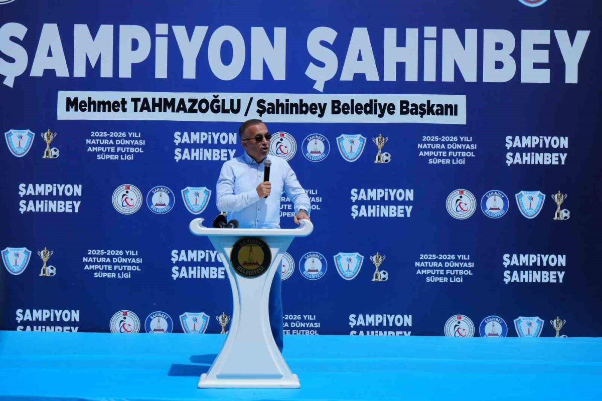 Şahinbey Ampute Futbol Takımı şampiyonluk kupasını kaldırdı - Foto 7