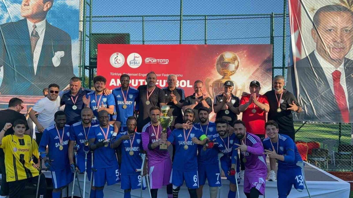 Şahinbey Ampute Futbol Takımı'ndan Tarihi 3 Kupa
