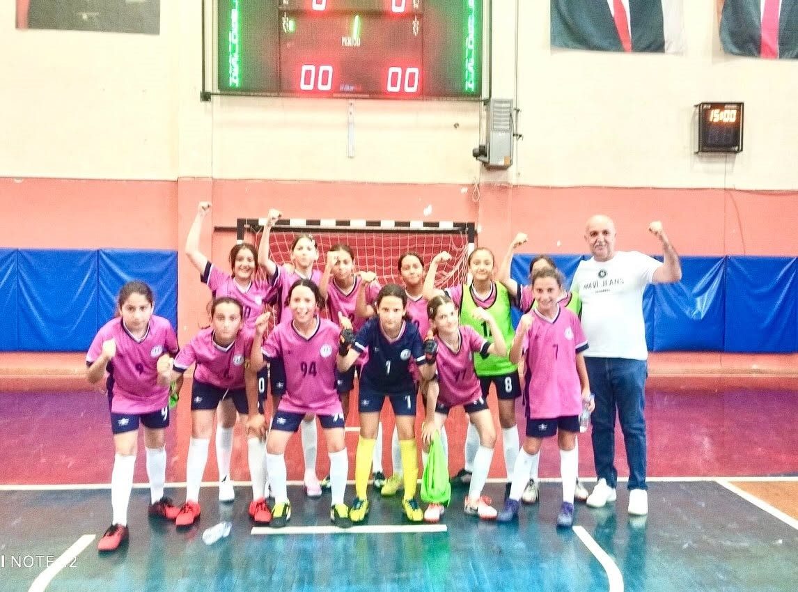 Şehit Rıfat Tunçbilek Ortaokulu Futsalda Kürsüde