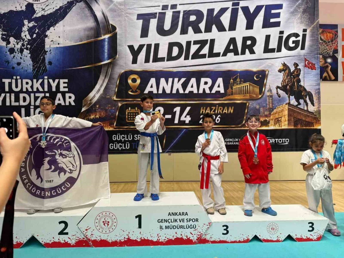 Sivaslı Karateciler Ankara'dan 3 Madalyayla Döndü - Foto 2