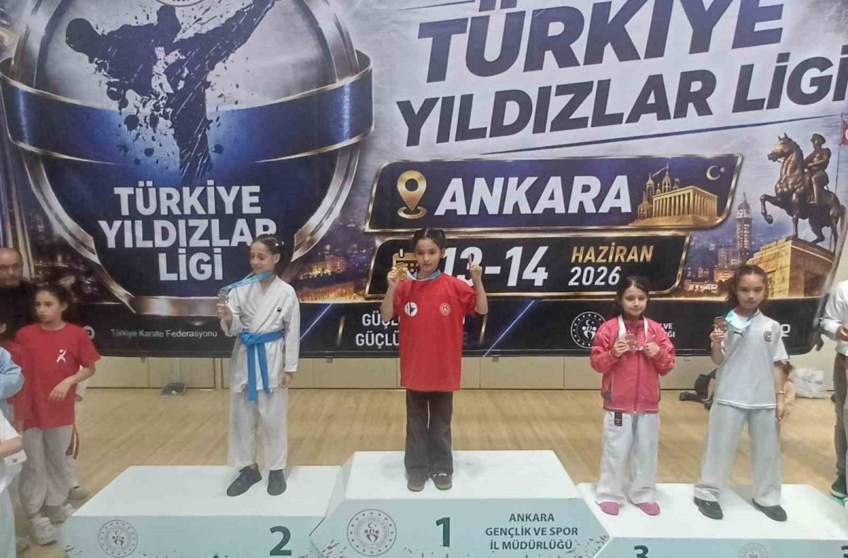 Sivaslı Karateciler Ankara'dan 3 Madalyayla Döndü - Foto 3