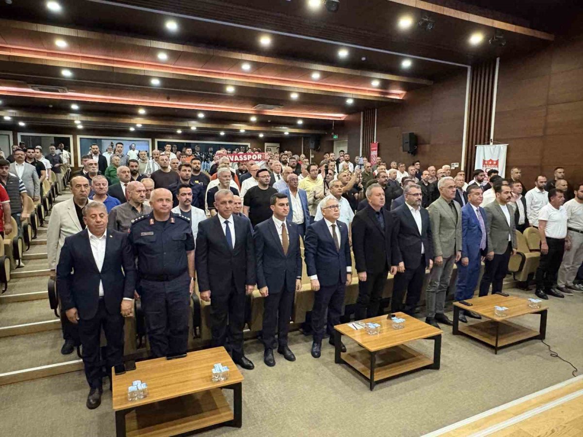 Sivasspor'da Başkanlık Krizi Sürüyor: Yine Aday Çıkmadı - Foto 3