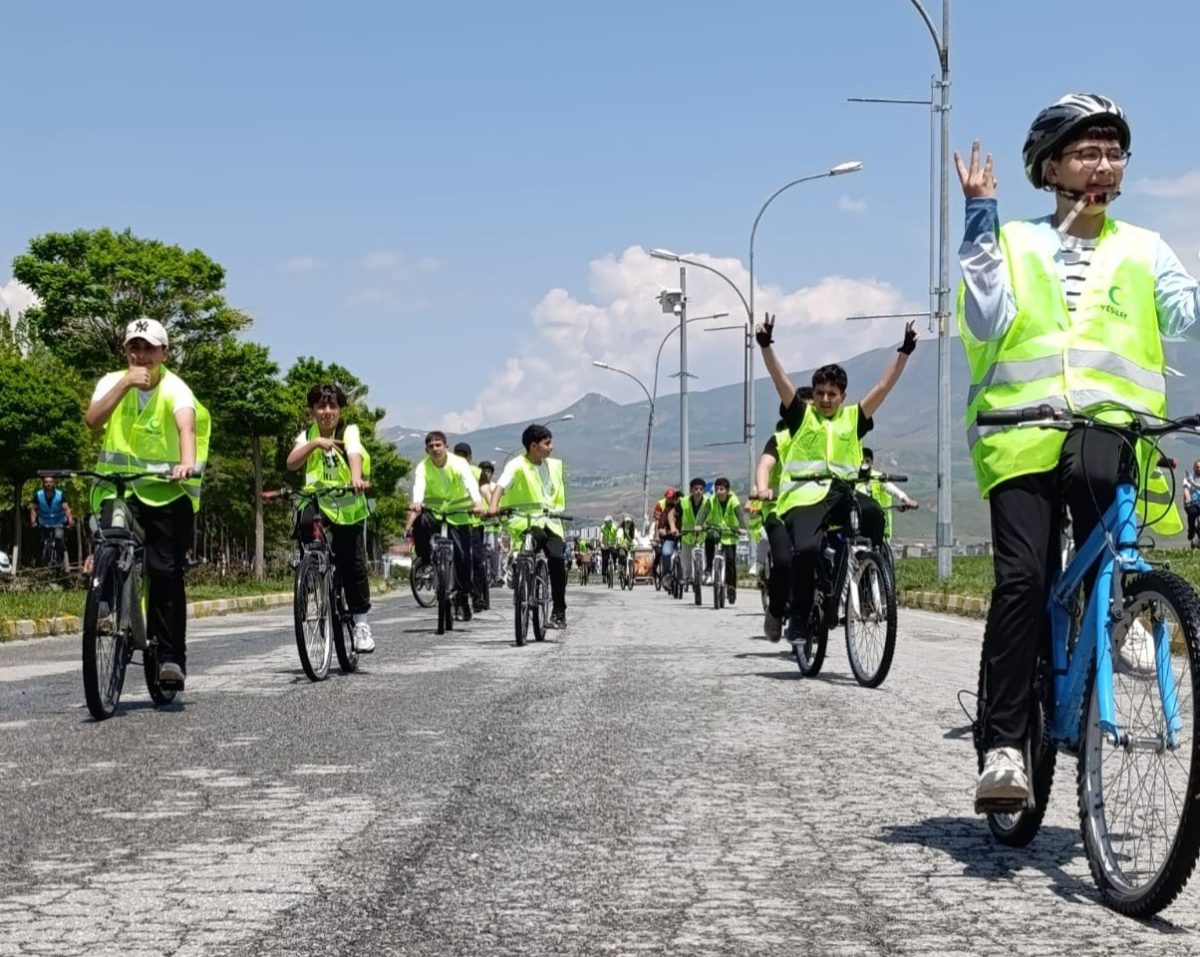 Tatvan’da pedallar sağlıklı yarınlar için çevrildi - Foto 3