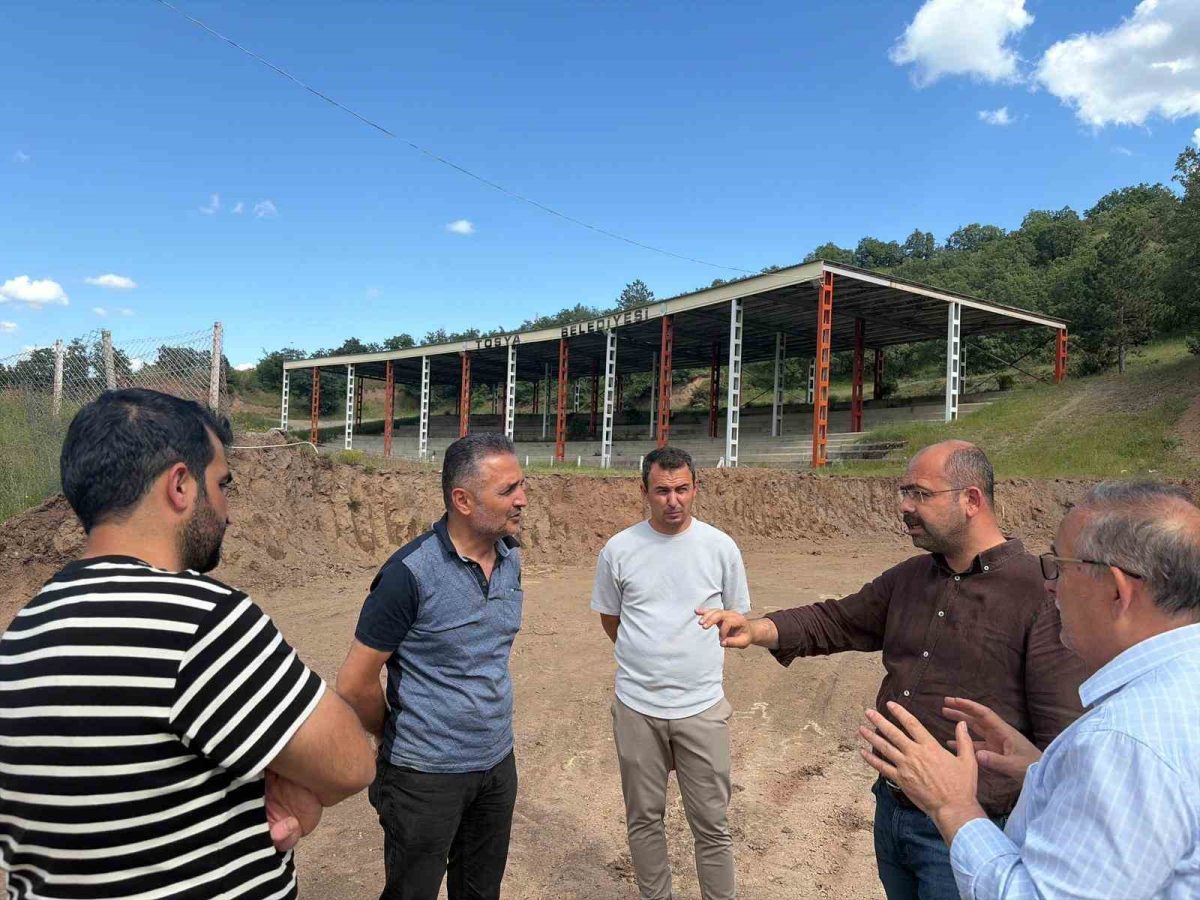 Tosya’da güreş sahasını yenileme çalışmaları sürüyor