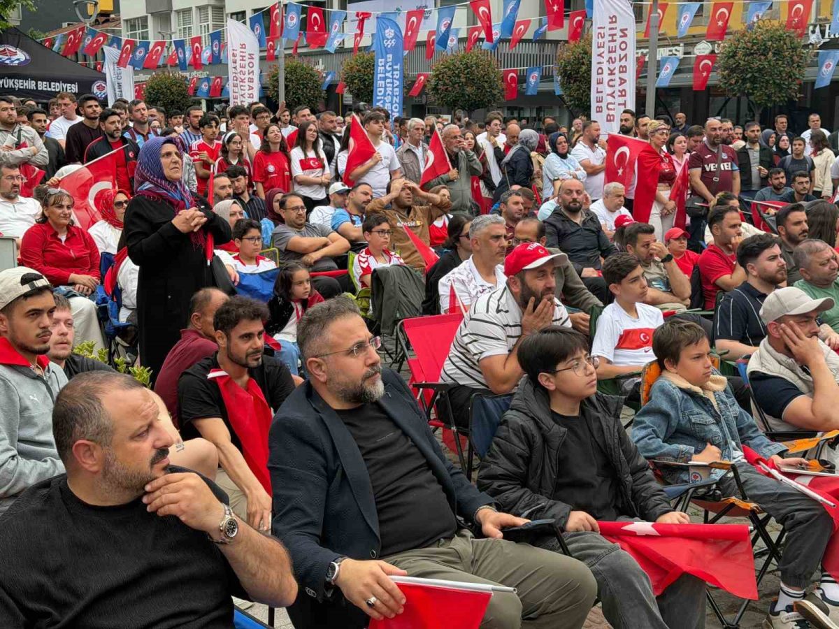 Trabzon’da milli maç heyecanı yerine hüzne bıraktı - Foto 2
