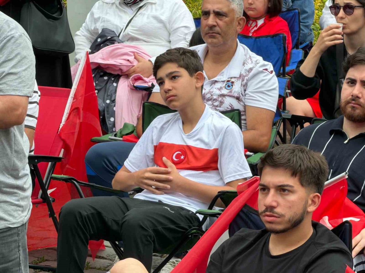 Trabzon’da milli maç heyecanı yerine hüzne bıraktı - Foto 3