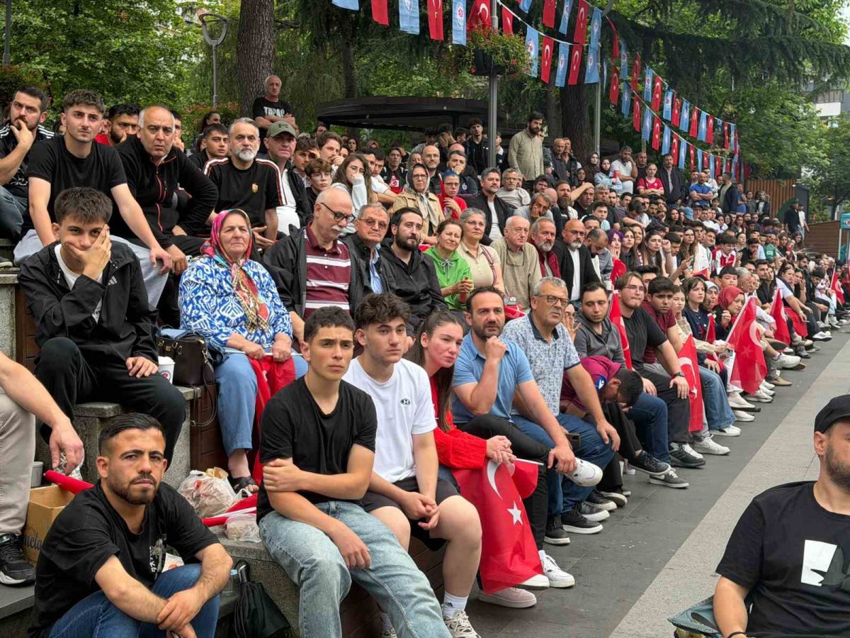 Trabzon’da milli maç heyecanı yerine hüzne bıraktı - Foto 5