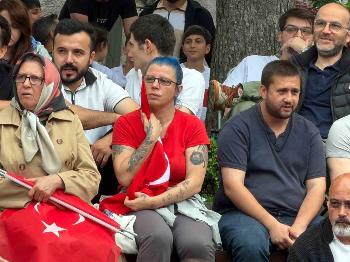 Trabzon’da milli maç heyecanı yerine hüzne bıraktı - Foto 7