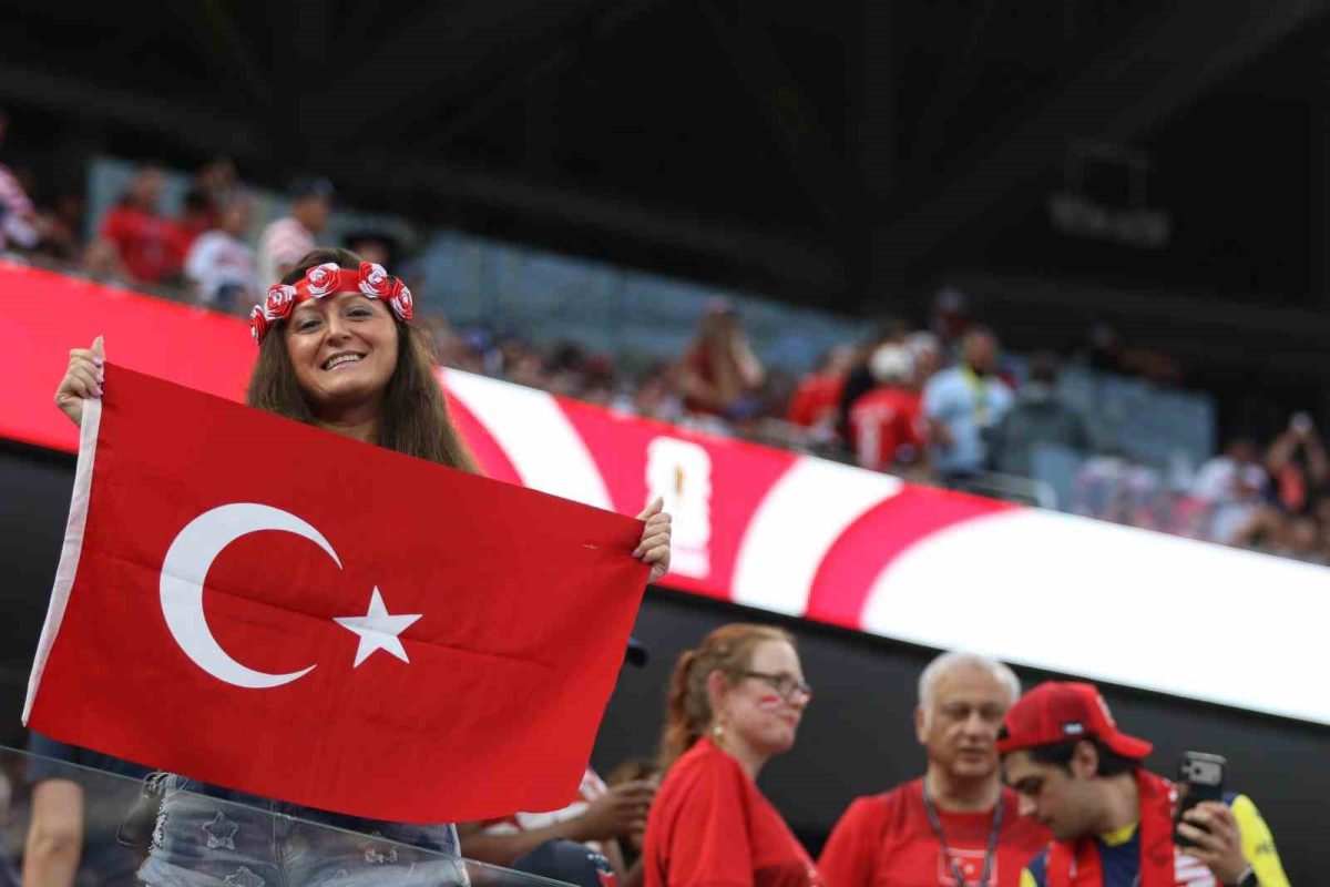 Türkiye - ABD Maçını Stadyumda 70 Bin Taraftar İzledi