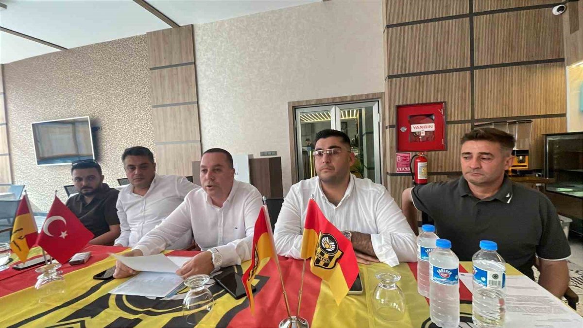 Yeni Malatyaspor Başkanı Abdullah Aksoğan: "Takımımızın sahaya çıkmasıyla ilgili herhangi bir problem bulunmuyor"