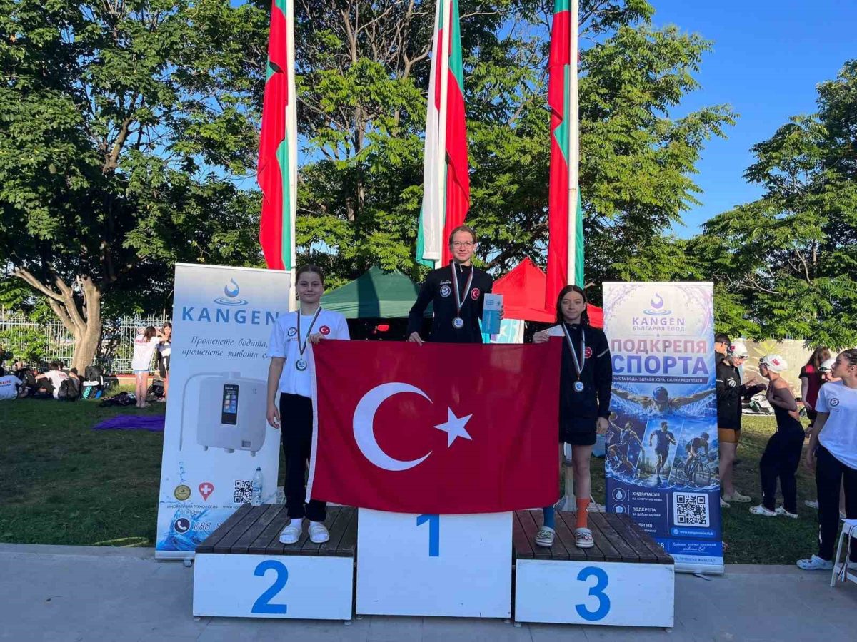 Yıldırımlı Genç Yüzücülerden Bulgaristan'da Madalya Yağmuru - Foto 2