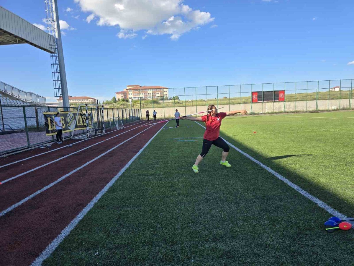 Yozgatlı Emine Nur Bektaş Atletizmde Kürsüye Çıktı - Foto 4