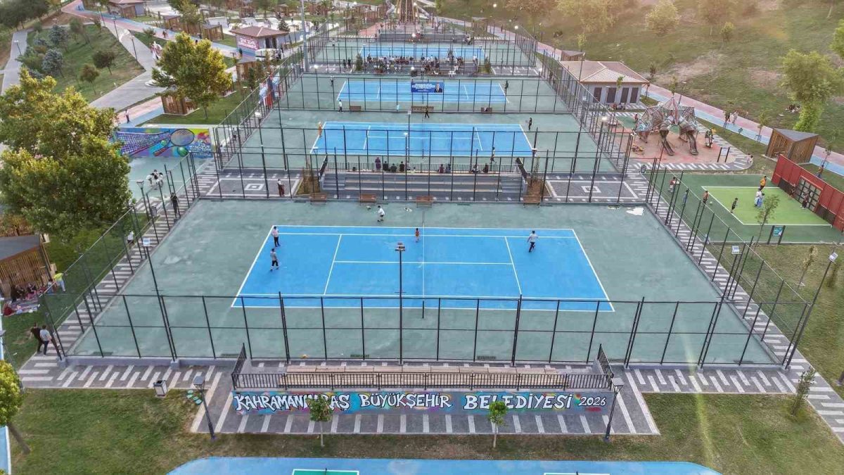 15 Temmuz Spor Vadisi’nde ödüllü tenis turnuvasında şampiyonlar belli oldu - Foto 2