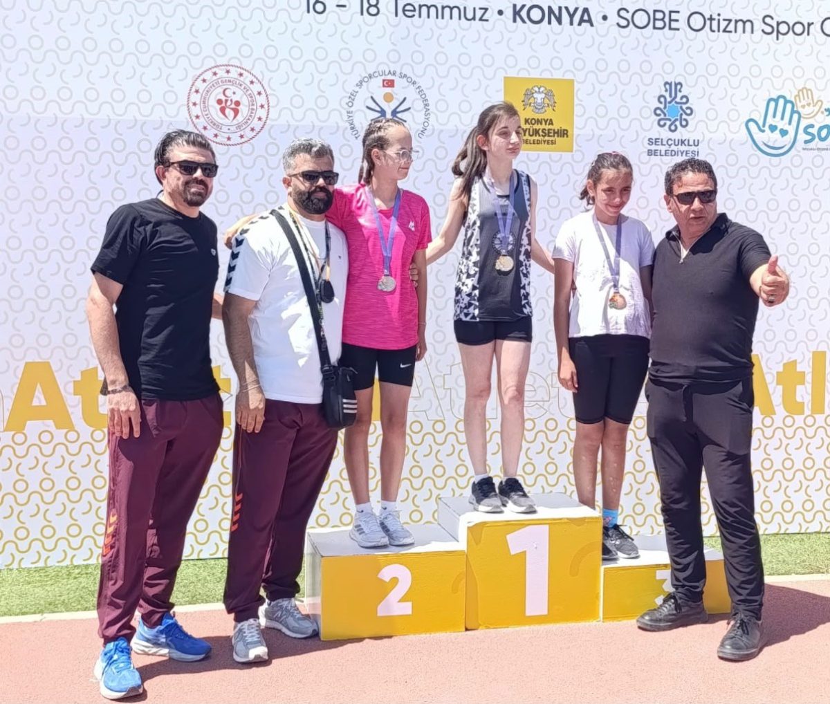 Afyonkarahisarlı sporculardan SOBE Otizm Spor Oyunları’nda madalya başarısı