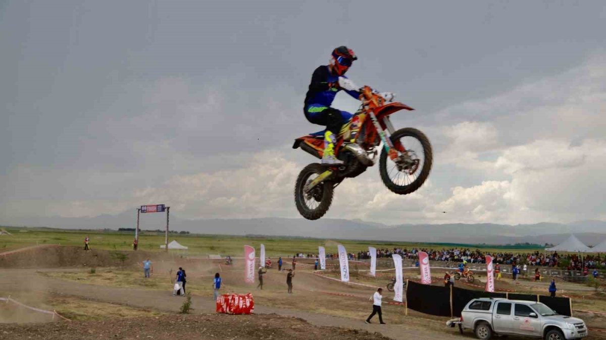 Ağrı'da En Yüksek Rakımlı Enduro Yarışı Başladı - Foto 3