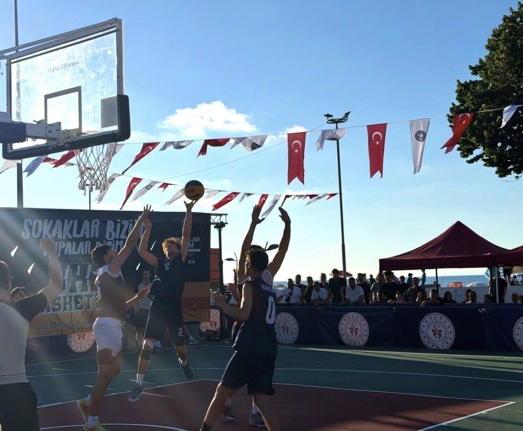Akçakoca’da 3x3 sokak basketbolu şampiyonları Bolu ve Muğla oldu - Foto 3