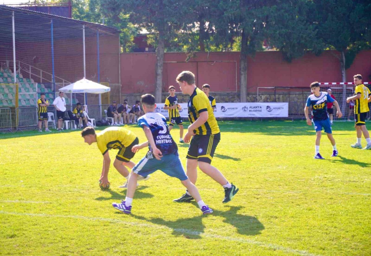 Alanya'da 2 Bin Kişilik Hentbol Şöleni Başladı - Foto 3