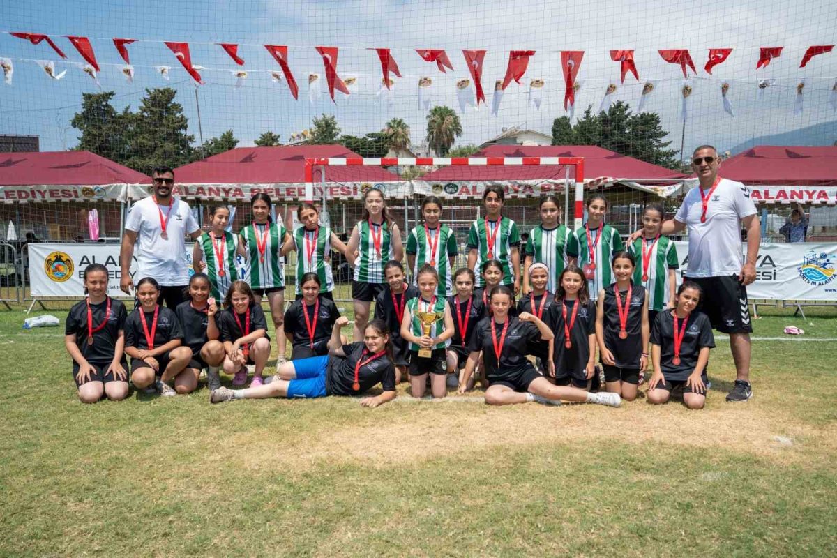 Alanya'da Hentbol Şöleni Sona Erdi
