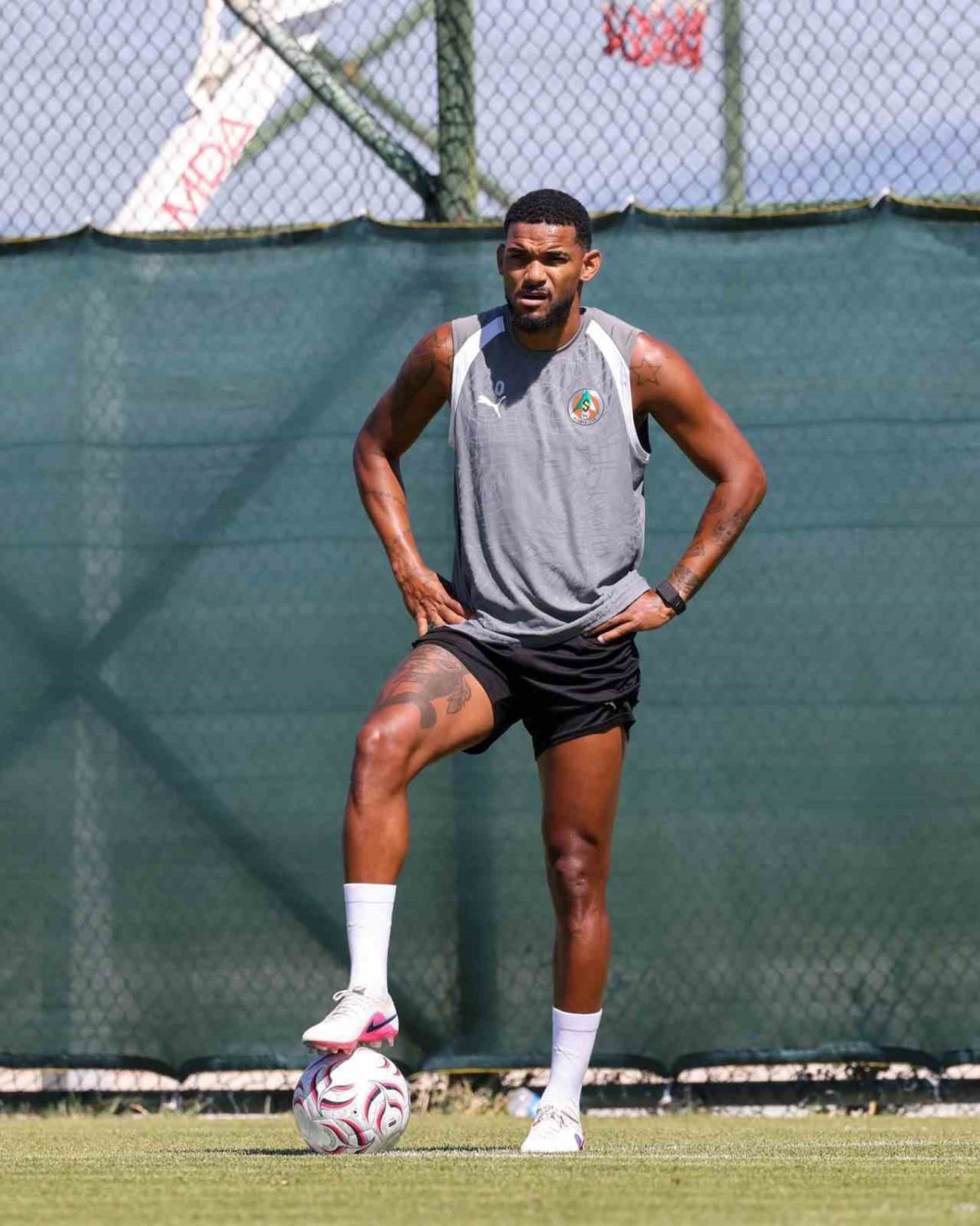 Alanyaspor’da Bruno Viana, Çin Süper Lig ekibi Qingdao West Coast’a kiralandı