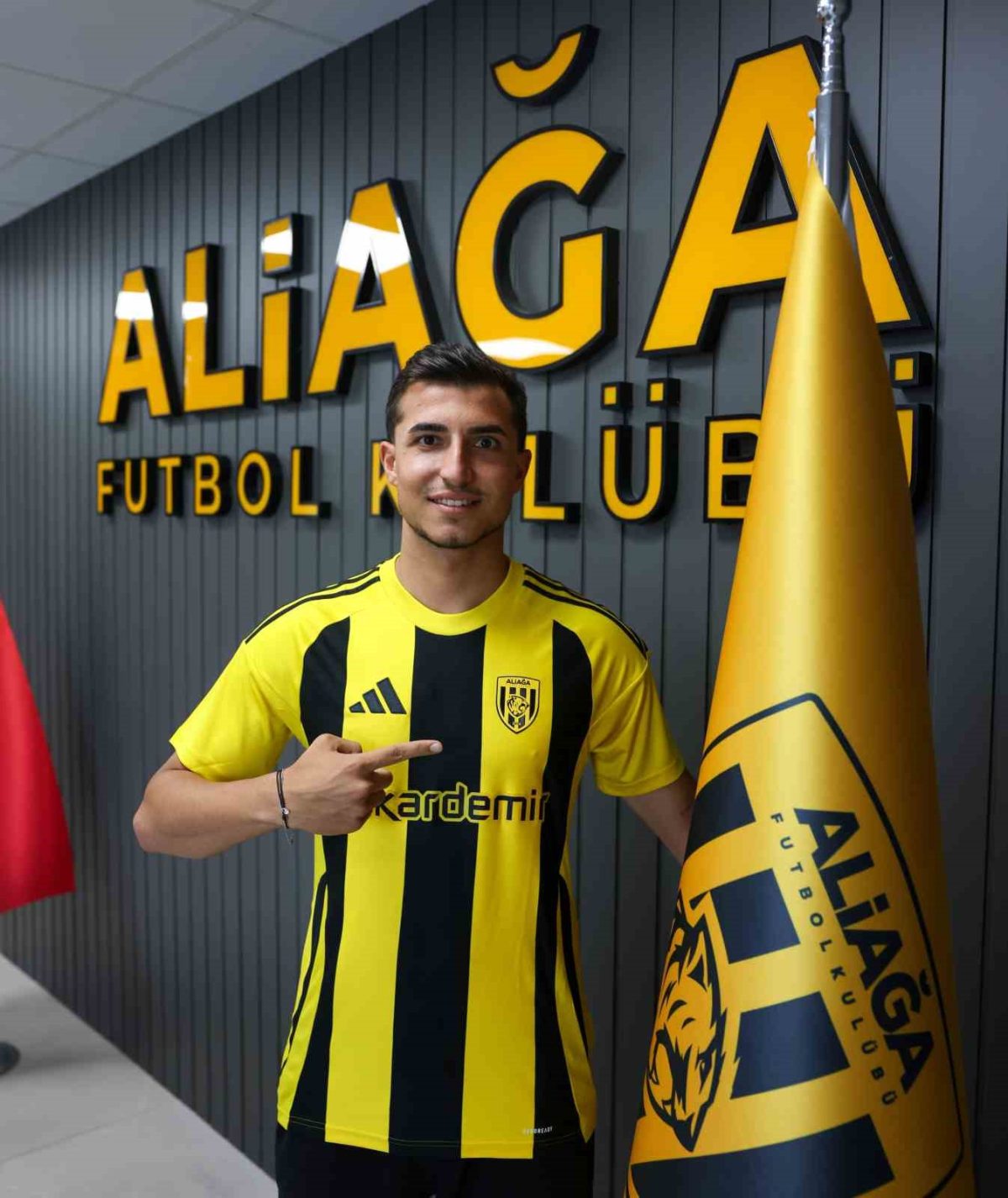 Aliağa FK, Selim Ilgaz, Mustafa Yıldırım ve Caner Cavlan’ı renklerine bağladı - Foto 4