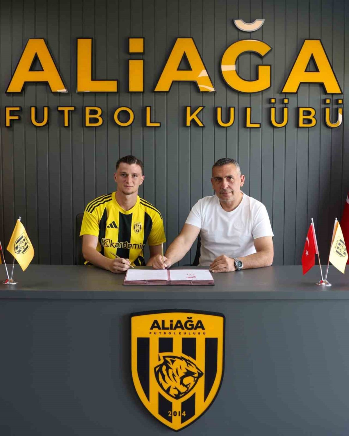 Aliağa FK'da Transfer Hareketliliği: Bir İmza İki Veda - Foto 2