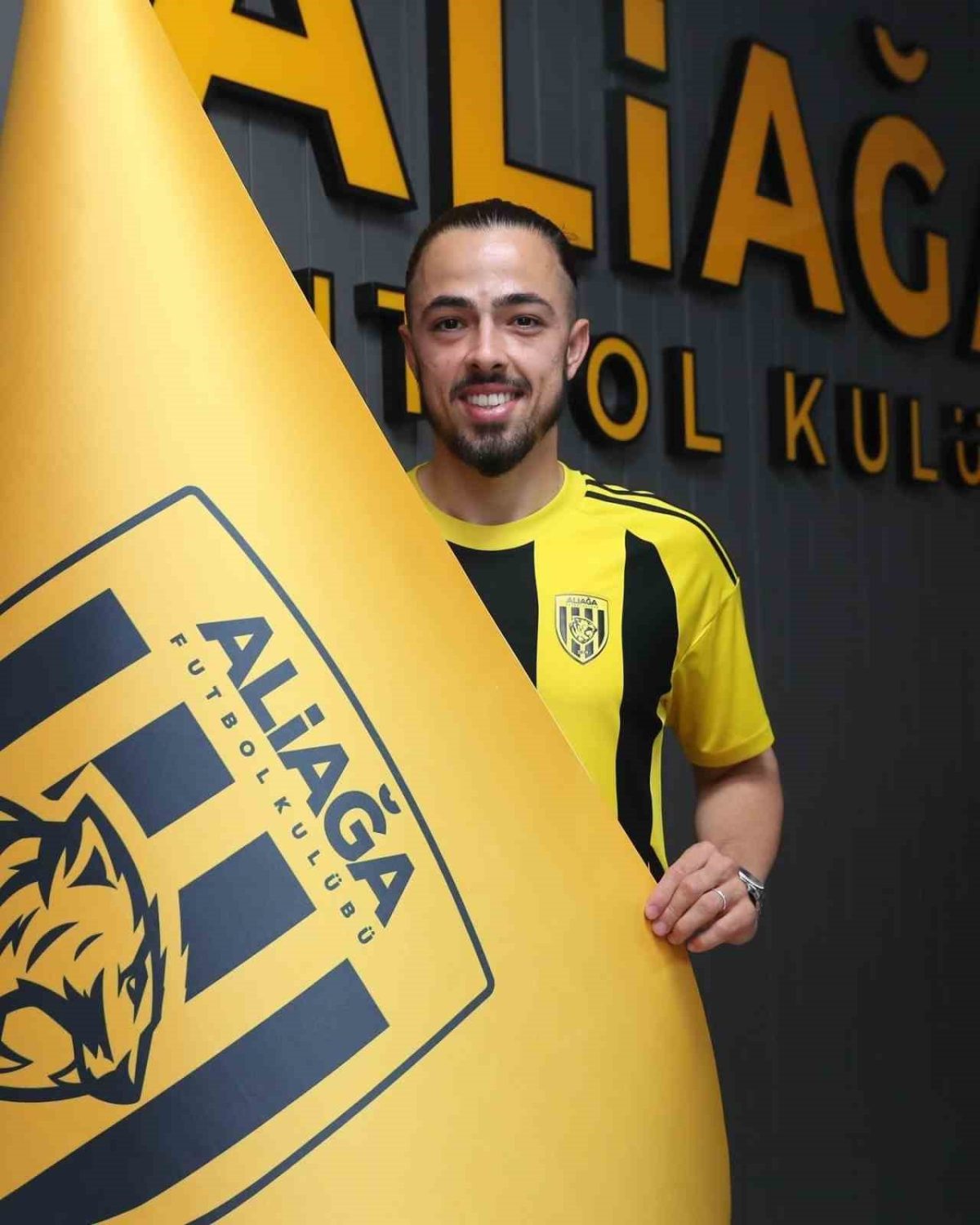 Aliağa FK'da Transfer Hareketliliği: Bir İmza İki Veda - Foto 4