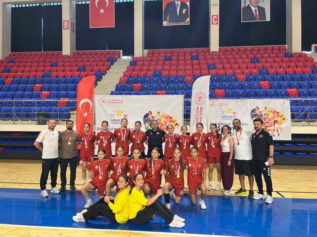 ANALİG hentbol müsabakalarında Türkiye Finalleri’ne yükselen takımlar belli oldu - Foto 2
