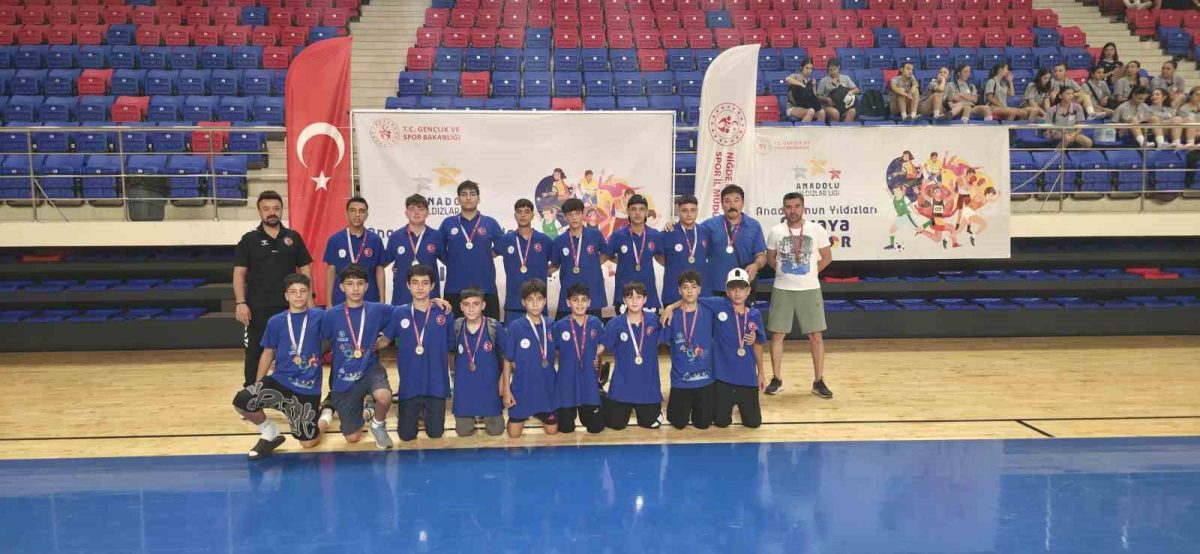 ANALİG hentbol müsabakalarında Türkiye Finalleri’ne yükselen takımlar belli oldu - Foto 4