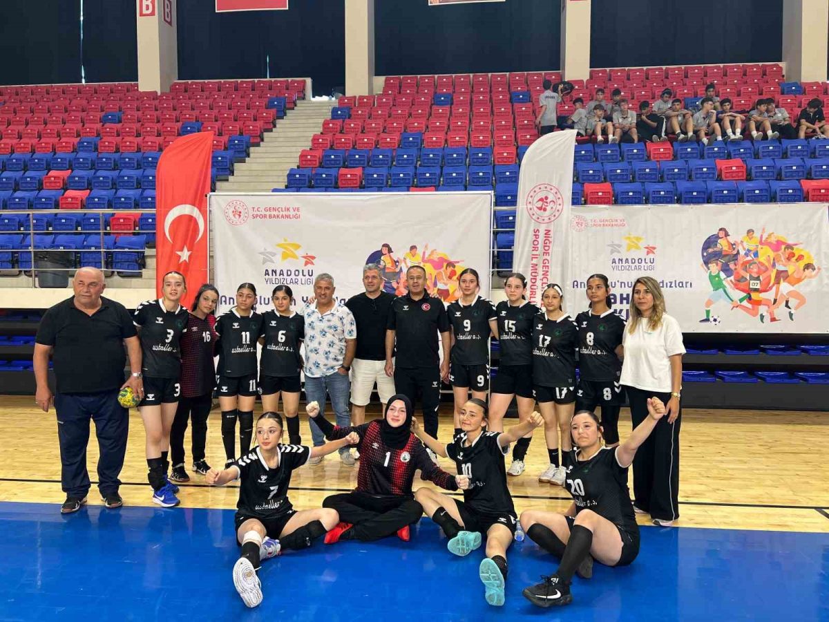 ANALİG hentbol müsabakalarında Türkiye Finalleri’ne yükselen takımlar belli oldu - Foto 5