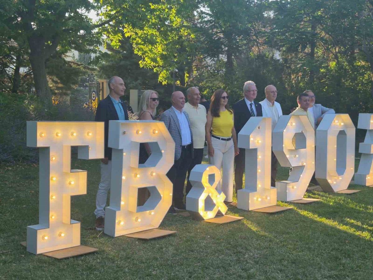 Ankara’da "19 Temmuz Dünya Fenerbahçeliler Günü" Kıraç konseriyle kutlandı