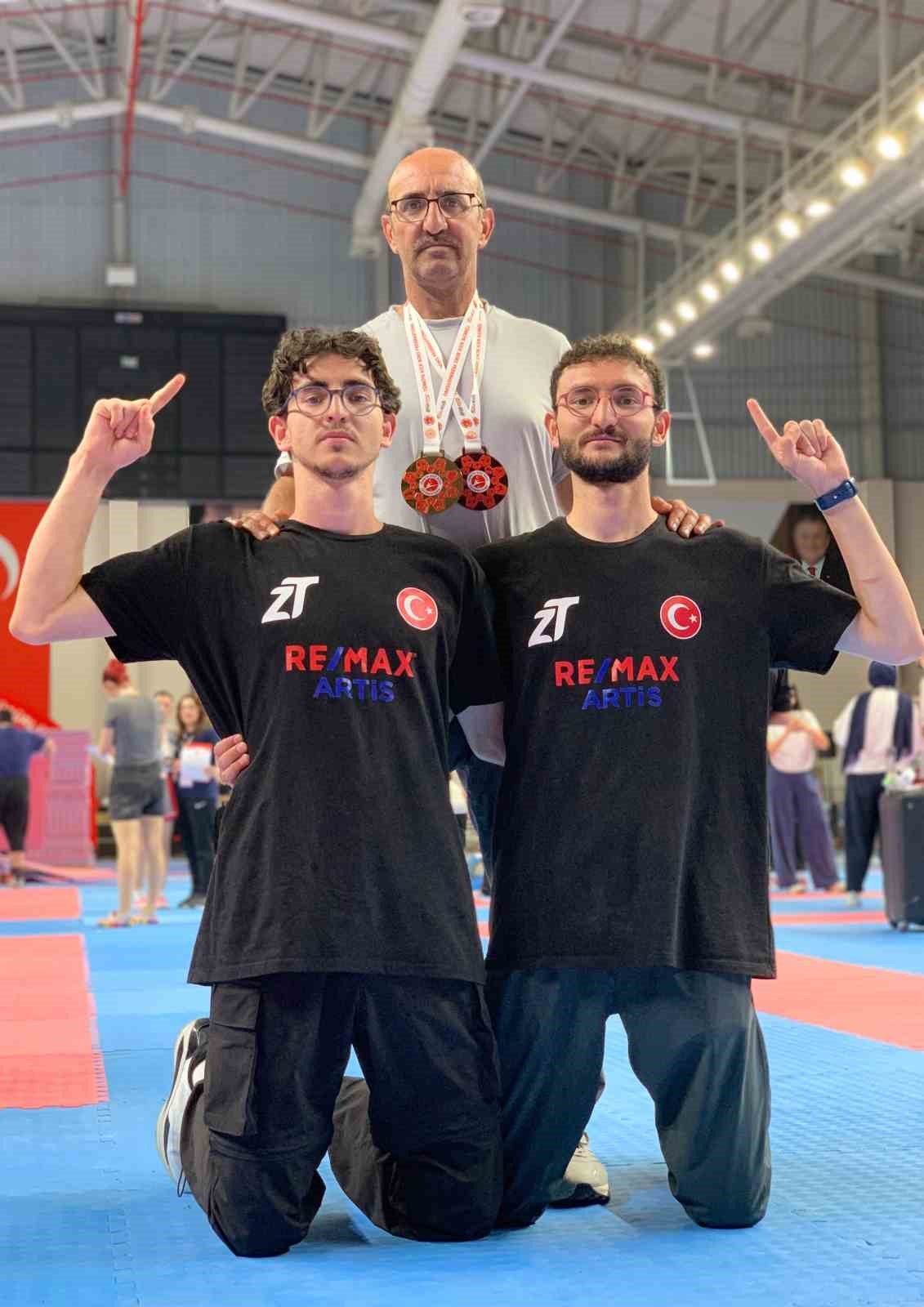 Aşkaleli Gacır Kardeşlerden Kick Boksta Çifte Madalya - Foto 2