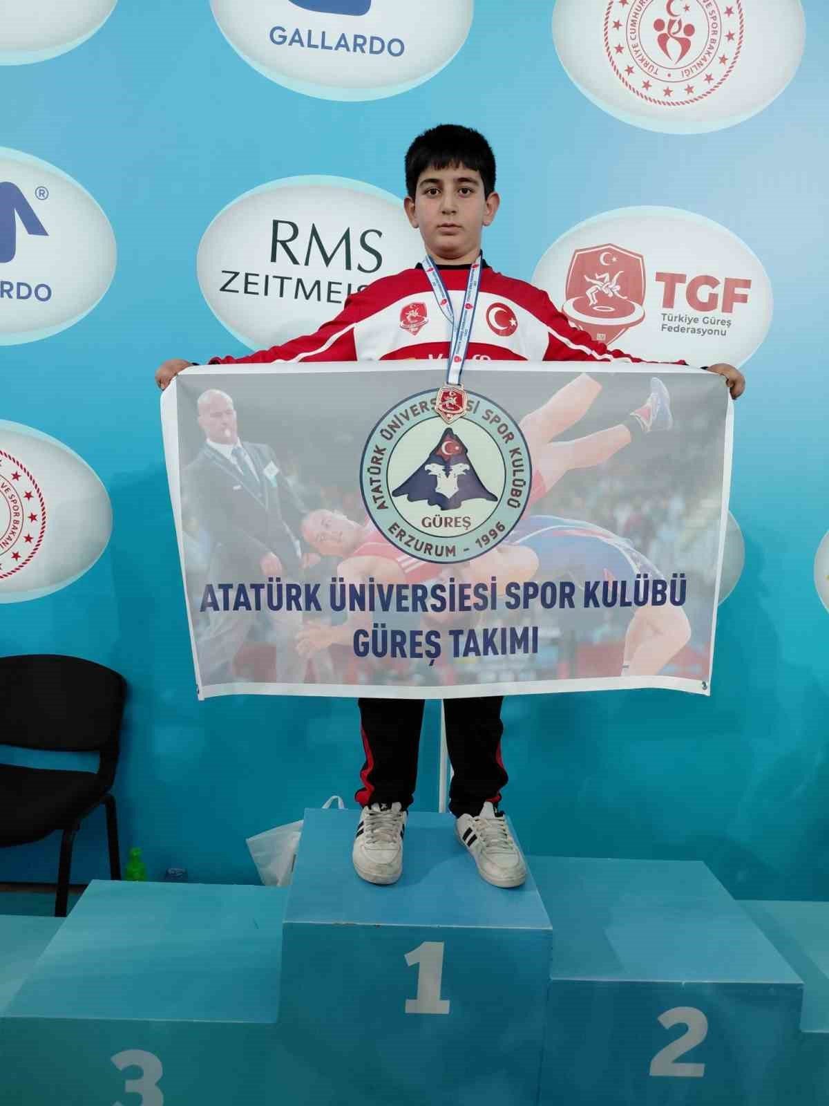 Atatürk Üniversitesi spor kulübünden güreşte Türkiye şampiyonluğu gururu - Foto 4