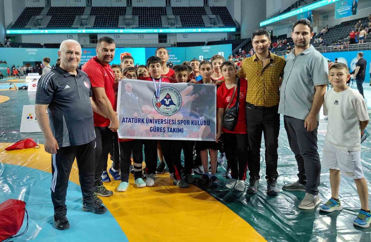 Atatürk Üniversitesi spor kulübünden güreşte Türkiye şampiyonluğu gururu