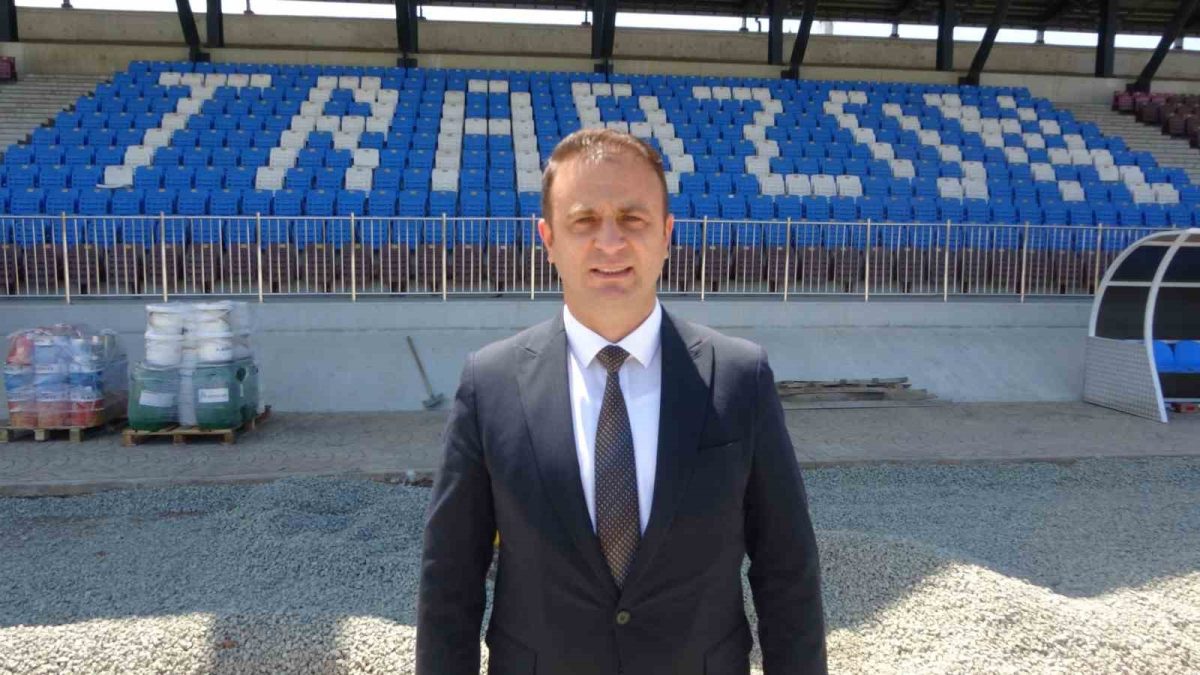 Avni Aker Millet Bahçesi'ne Yeni Sentetik Futbol Sahası - Foto 3
