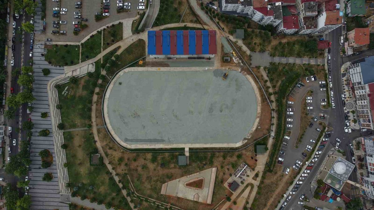 Avni Aker Millet Bahçesi'ne Yeni Sentetik Futbol Sahası - Foto 5