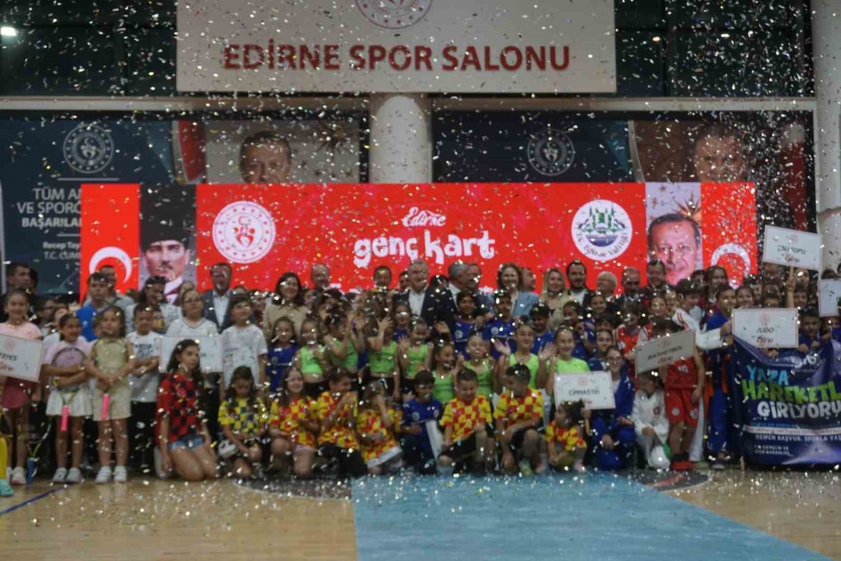 Bakan Bak: En Büyük Hedefimiz Gençleri Spora Yönlendirmek - Foto 6