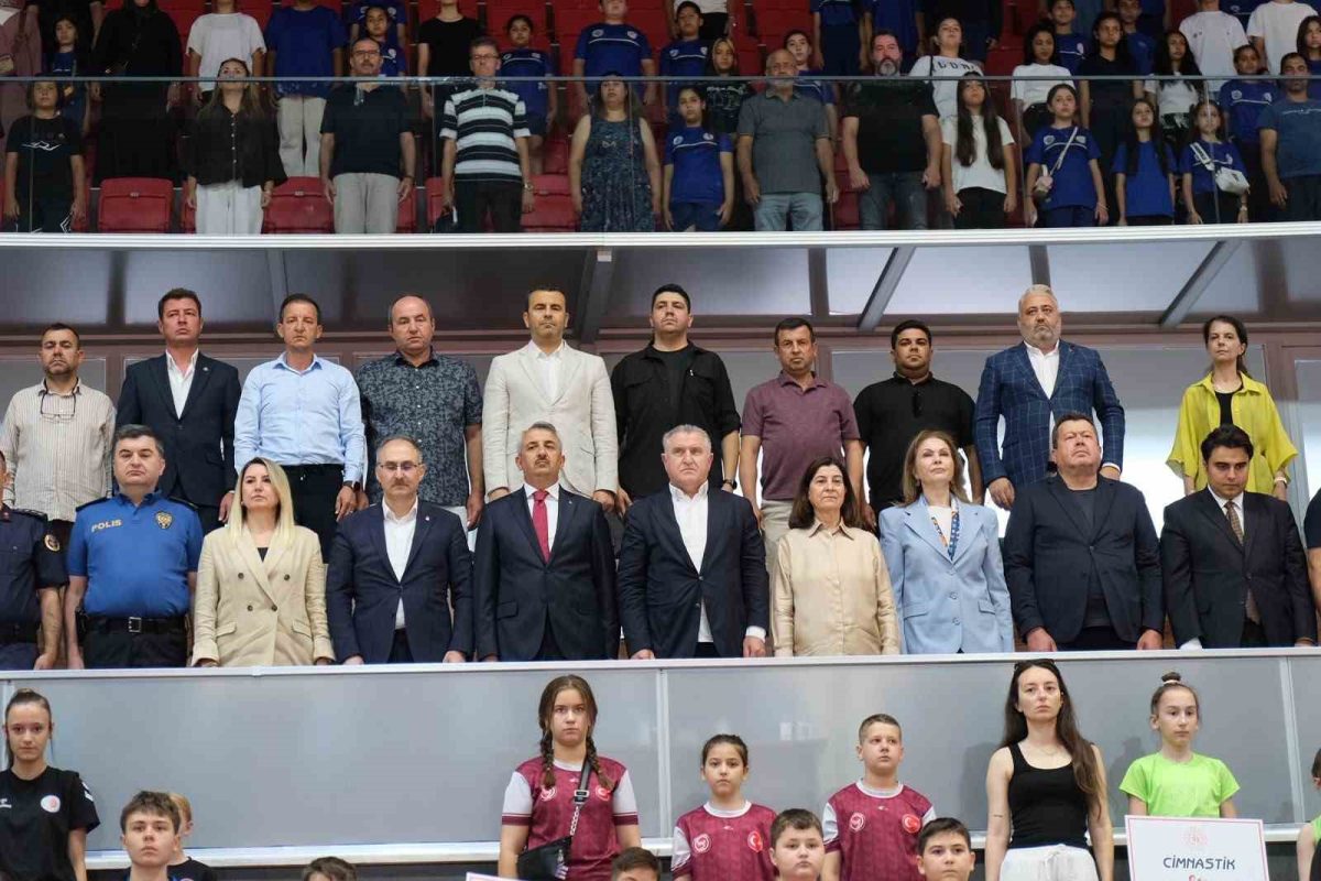 Bakan Bak: En Büyük Hedefimiz Gençleri Spora Yönlendirmek - Foto 7