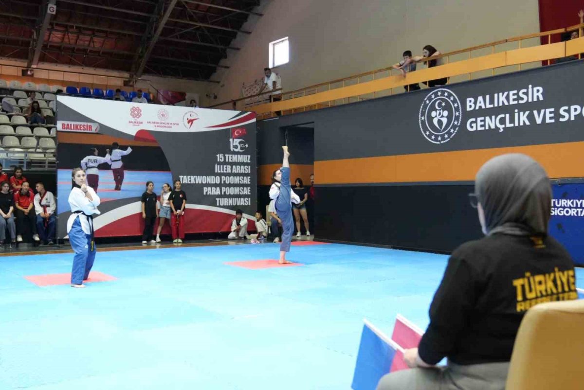 Balıkesir'de 15 Temmuz Taekwondo Poomsae Turnuvası Başladı - Foto 3