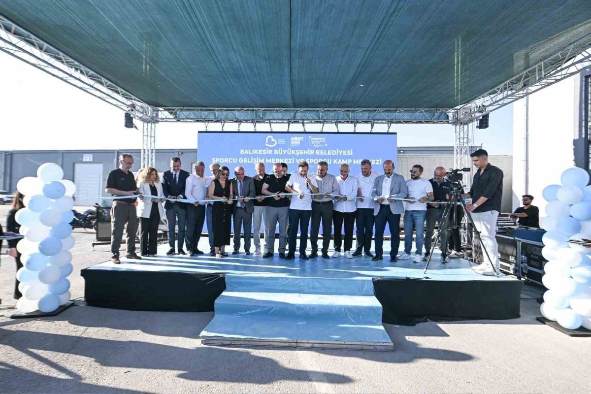 Balıkesir'de Atıl Depolar Spor Kompleksine Dönüştü - Foto 3