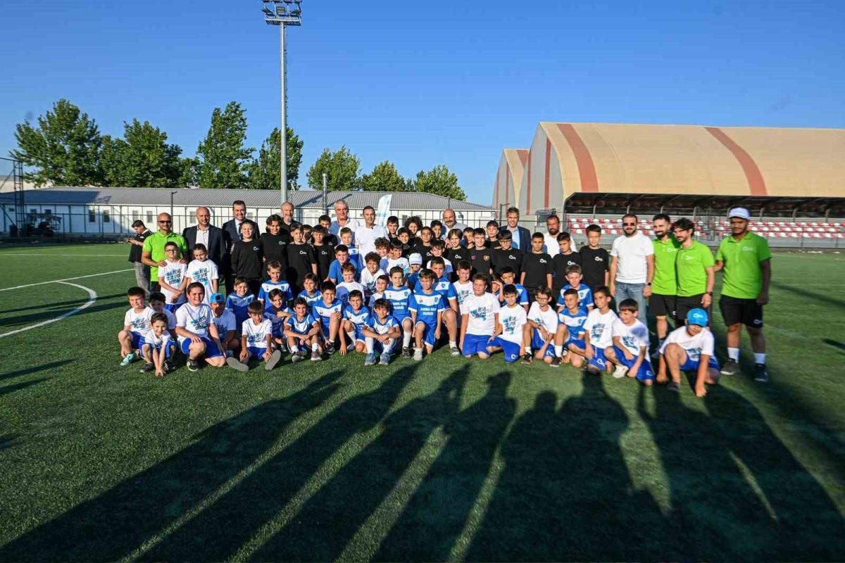 Balıkesir'de Atıl Depolar Spor Kompleksine Dönüştü - Foto 6