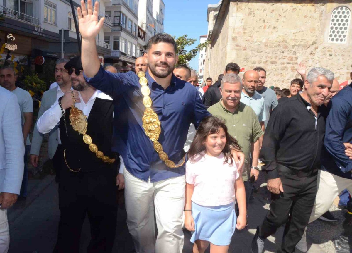 Başpehlivan Erkan Taş'a Sinop'ta Görkemli Karşılama - Foto 2