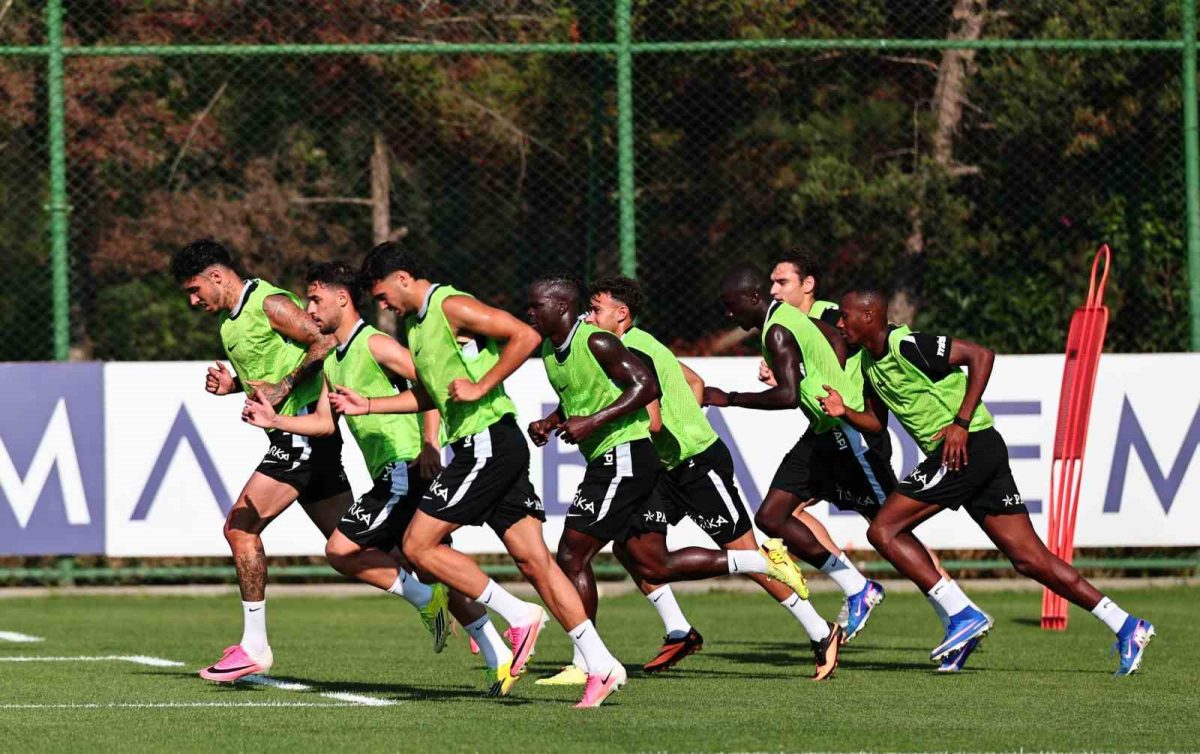 Beşiktaş, Midtjylland maçı hazırlıklarını sürdürdü - Foto 5