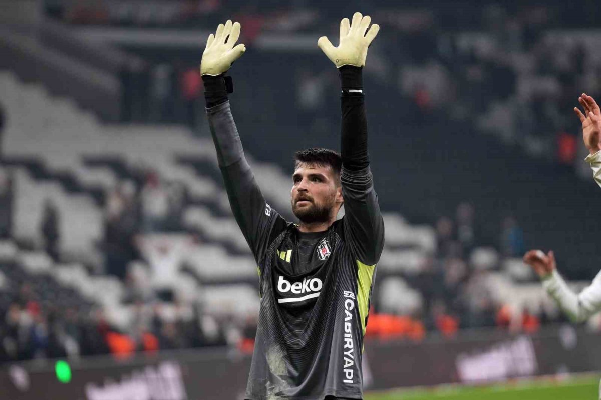 Beşiktaş’ta Ersin Destanoğlu ile yollar ayrıldı